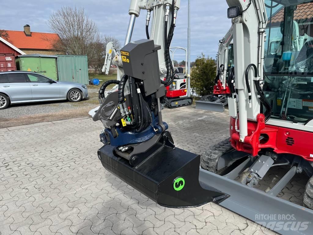 Takeuchi TB325R Minikoparki