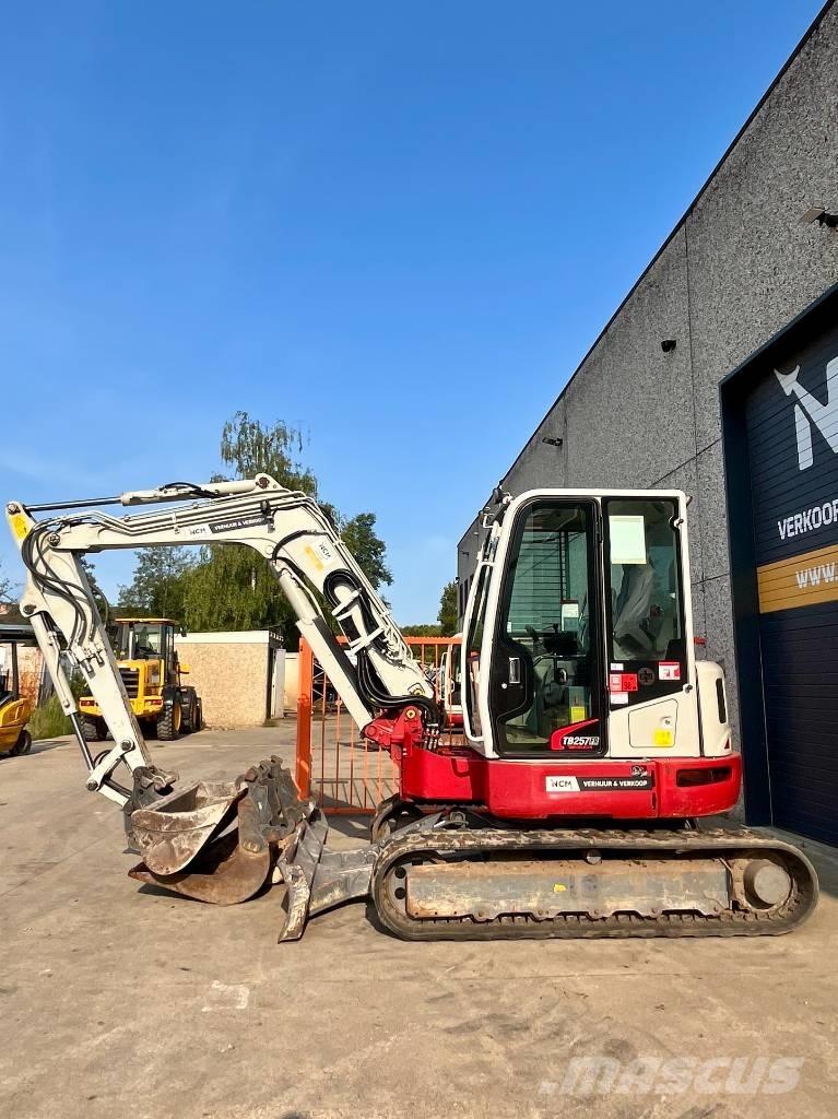 Takeuchi TB 257 FR Minikoparki