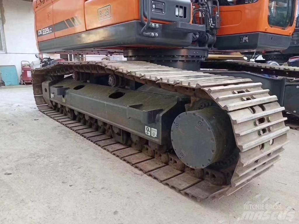 Doosan DX 225 LC Koparki gąsienicowe