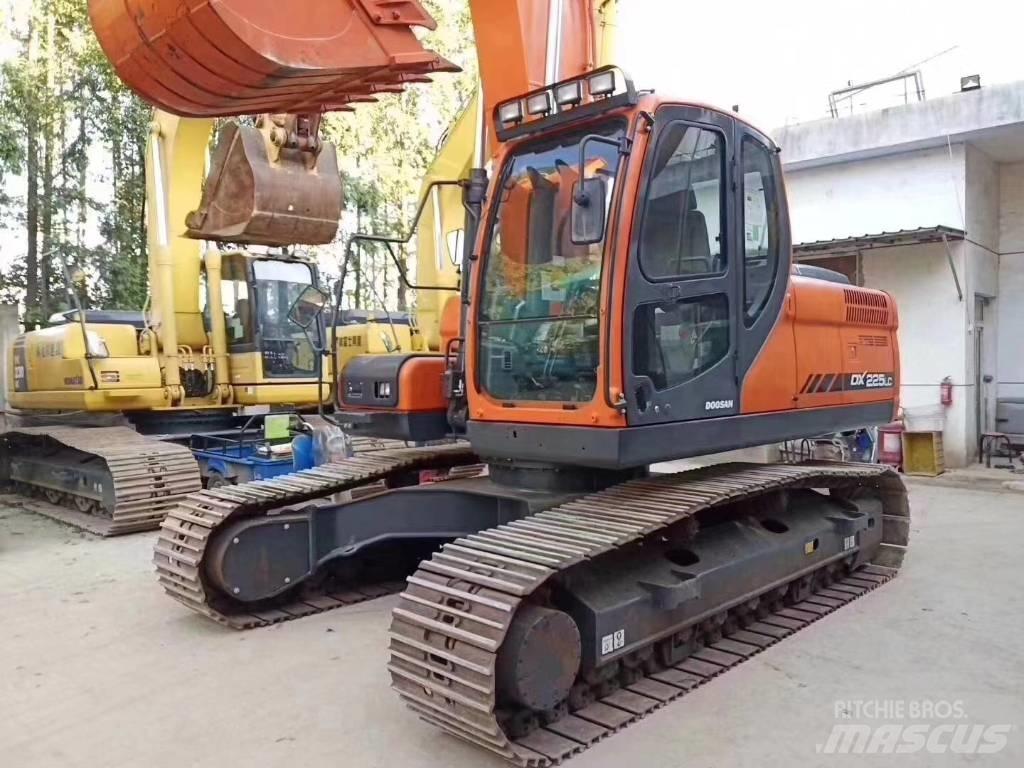 Doosan DX 225 LC Koparki gąsienicowe