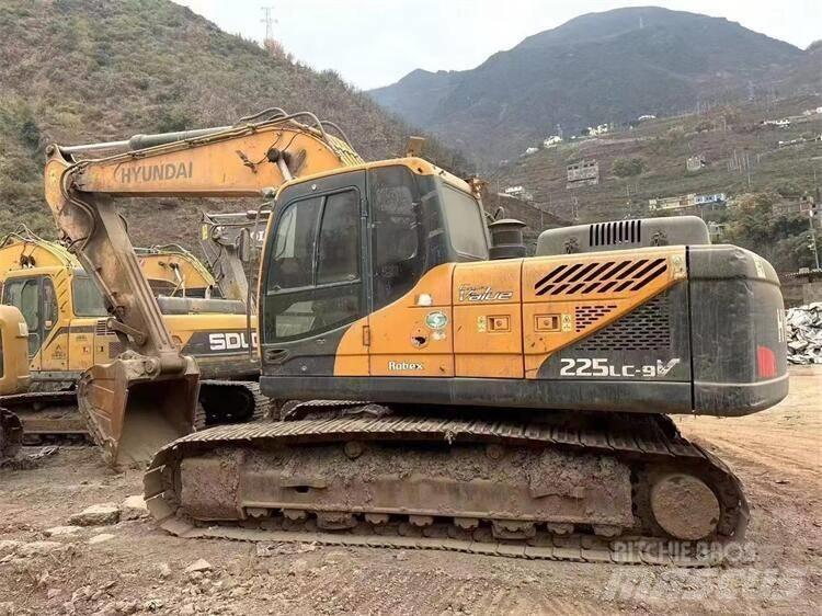 Hyundai R215VS Koparki kołowe