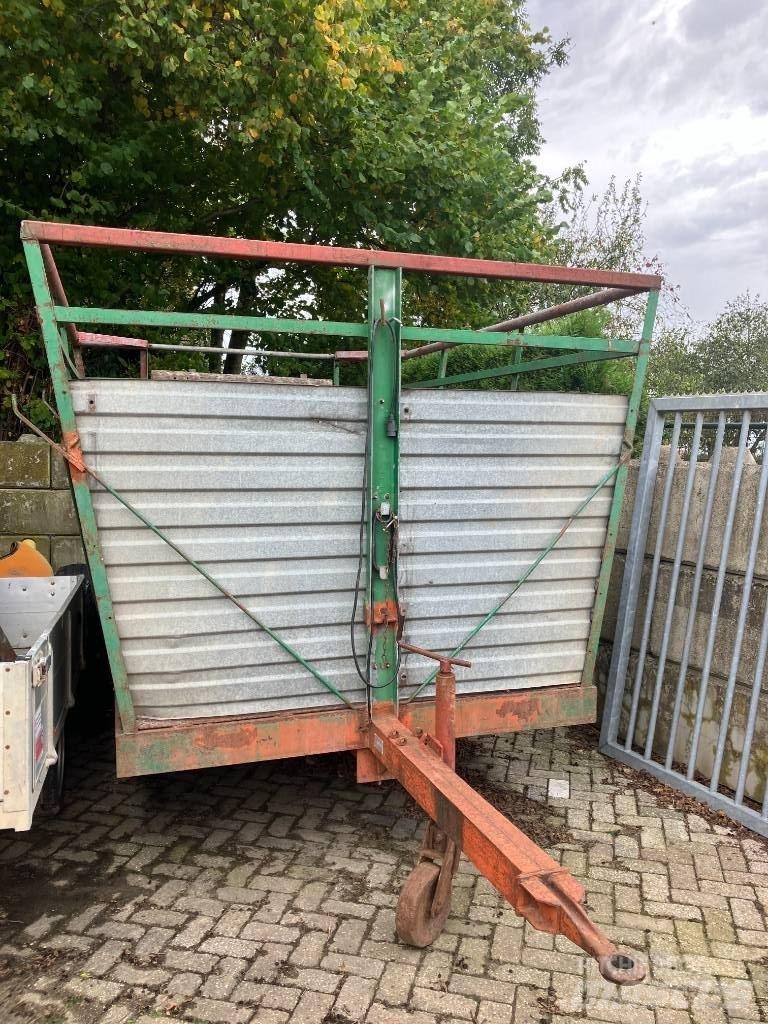 Veewagen  Przyczepy do przewozu zwierząt