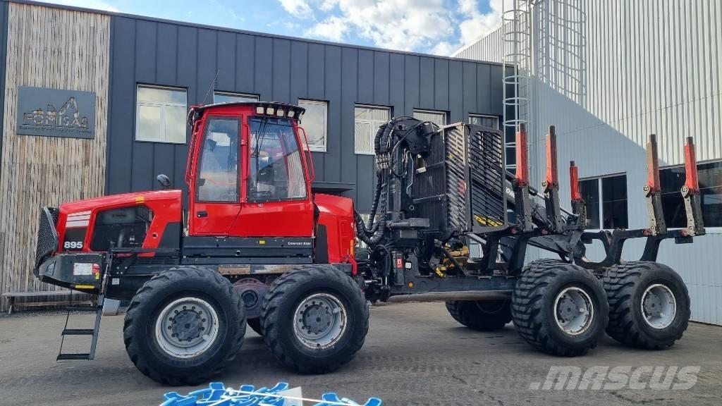 Komatsu 895 Forwardery