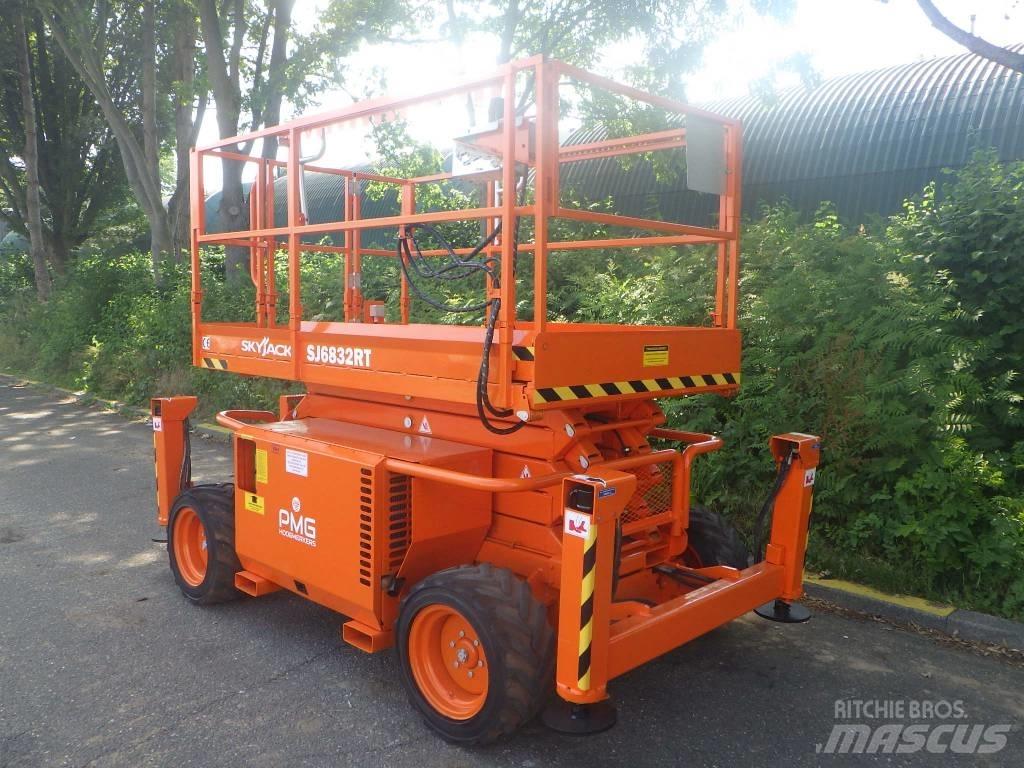 SkyJack SJ6832RT Podnośniki nożycowe
