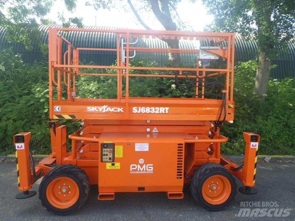 SkyJack SJ6832RT Podnośniki nożycowe