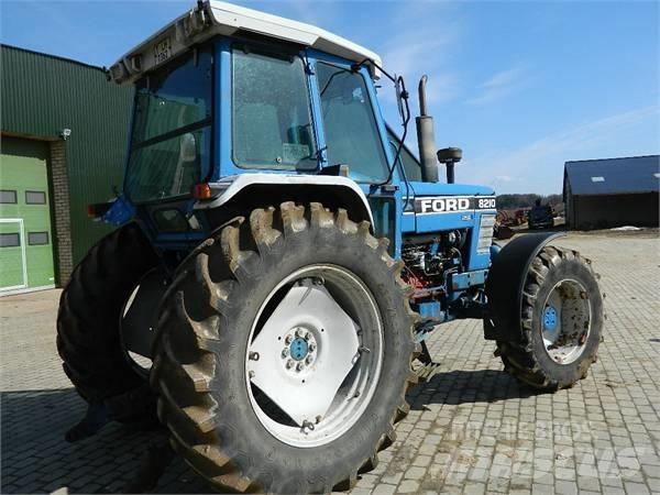 Ford 8210 Ciągniki rolnicze