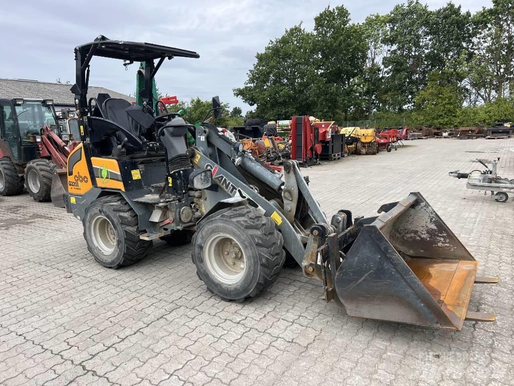 GiANT 2200E Miniładowarki