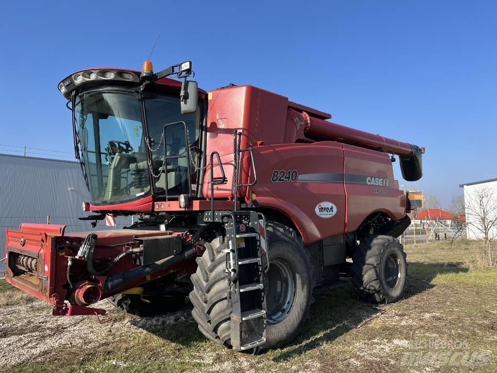 Case IH AF8240 Kombajny zbożowe