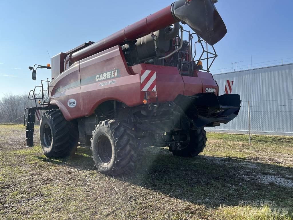 Case IH AF8240 Kombajny zbożowe