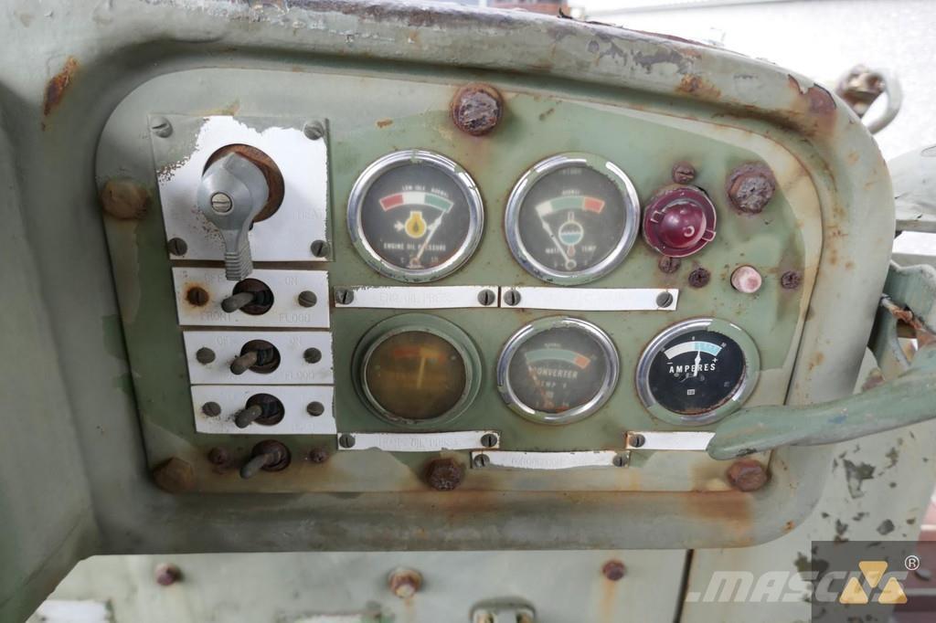 CAT D7F Ex-army Spycharki gąsienicowe