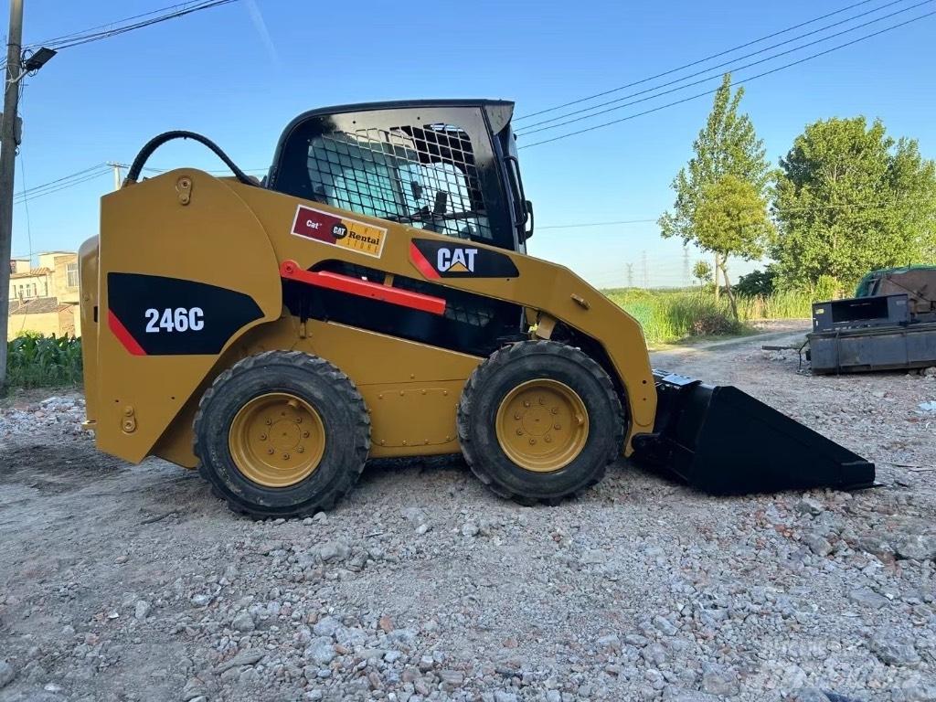 CAT 246 C Ładowarki burtowe