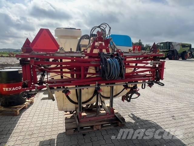 Scan-Agro 1000L Zamontowane opryskiwacze