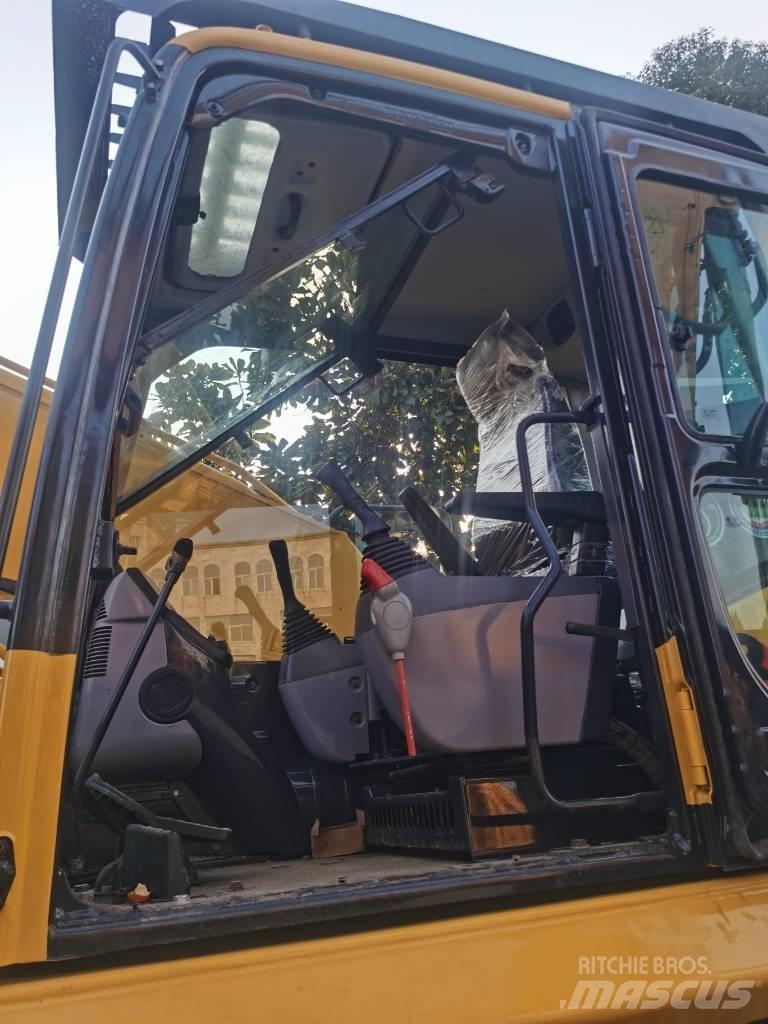 Komatsu PC 210-8 Koparki gąsienicowe