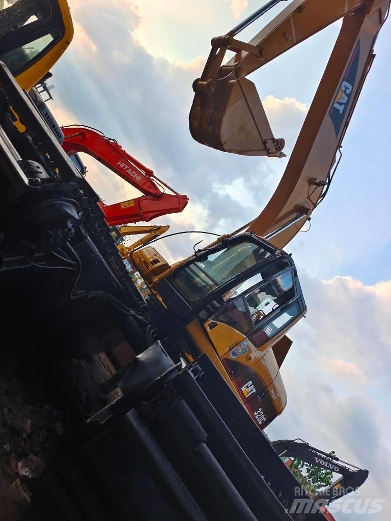 CAT 320 C Koparki pływające - amfibie