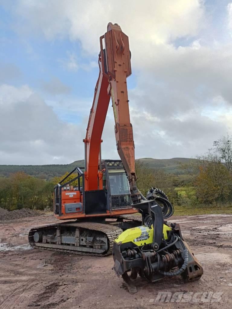 Doosan DX225 Harwestery