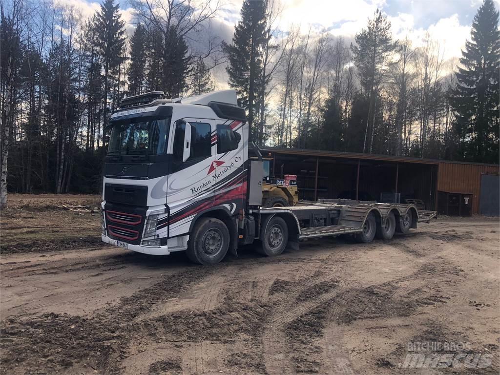 Volvo FH13 Samochody do przewozu maszyn leśnych