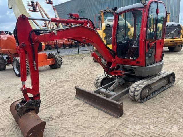 JCB 8025 Minikoparki