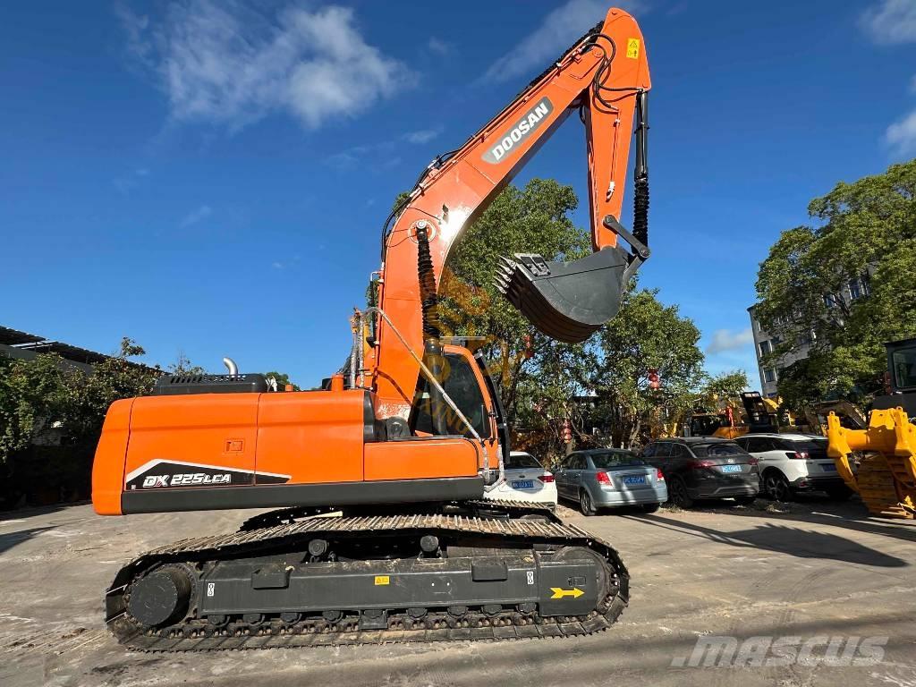 Doosan DX 225 LC Koparki gąsienicowe