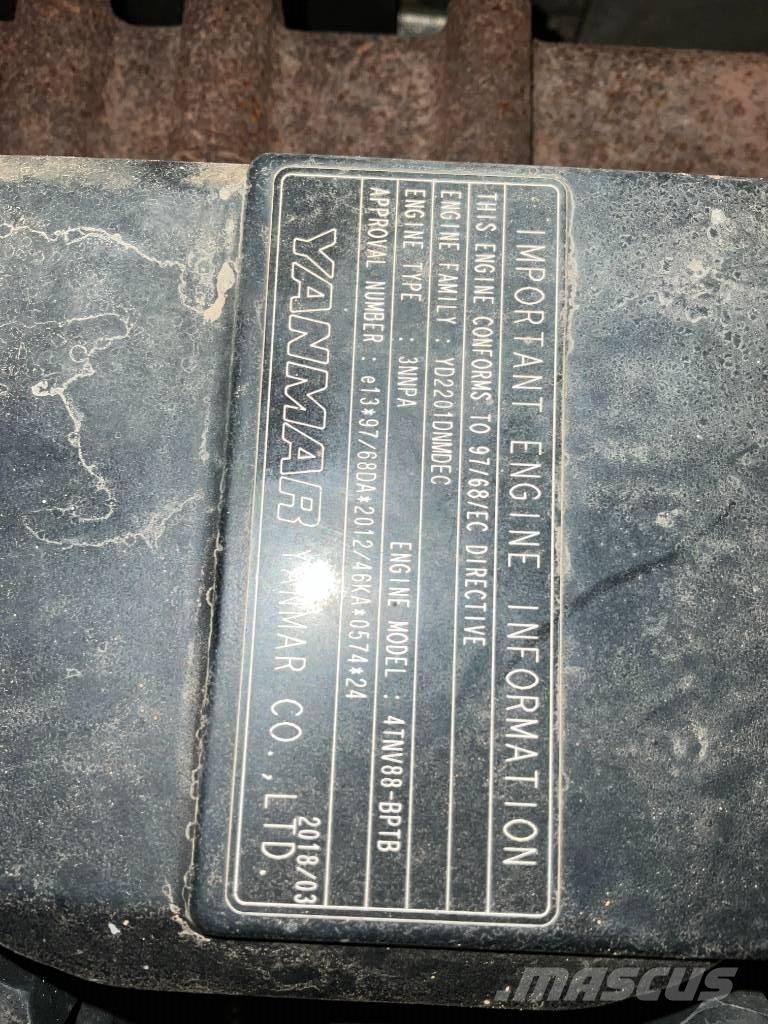 Takeuchi TB 250 Minikoparki