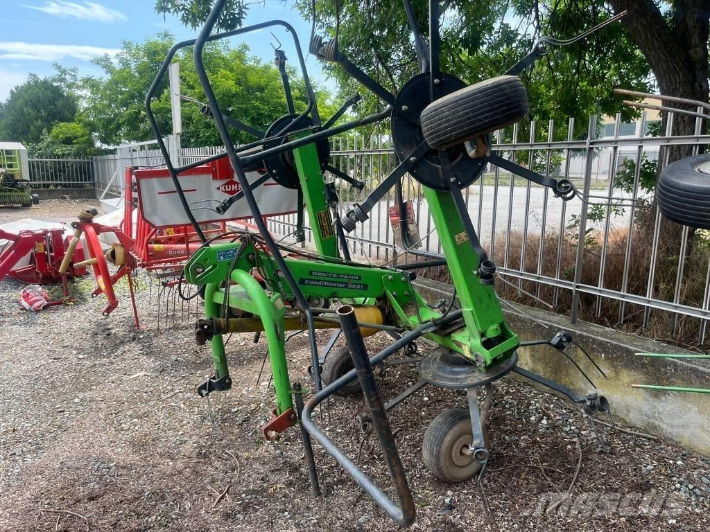 Deutz-Fahr 5221 Zgrabiarki i przetrząsacze