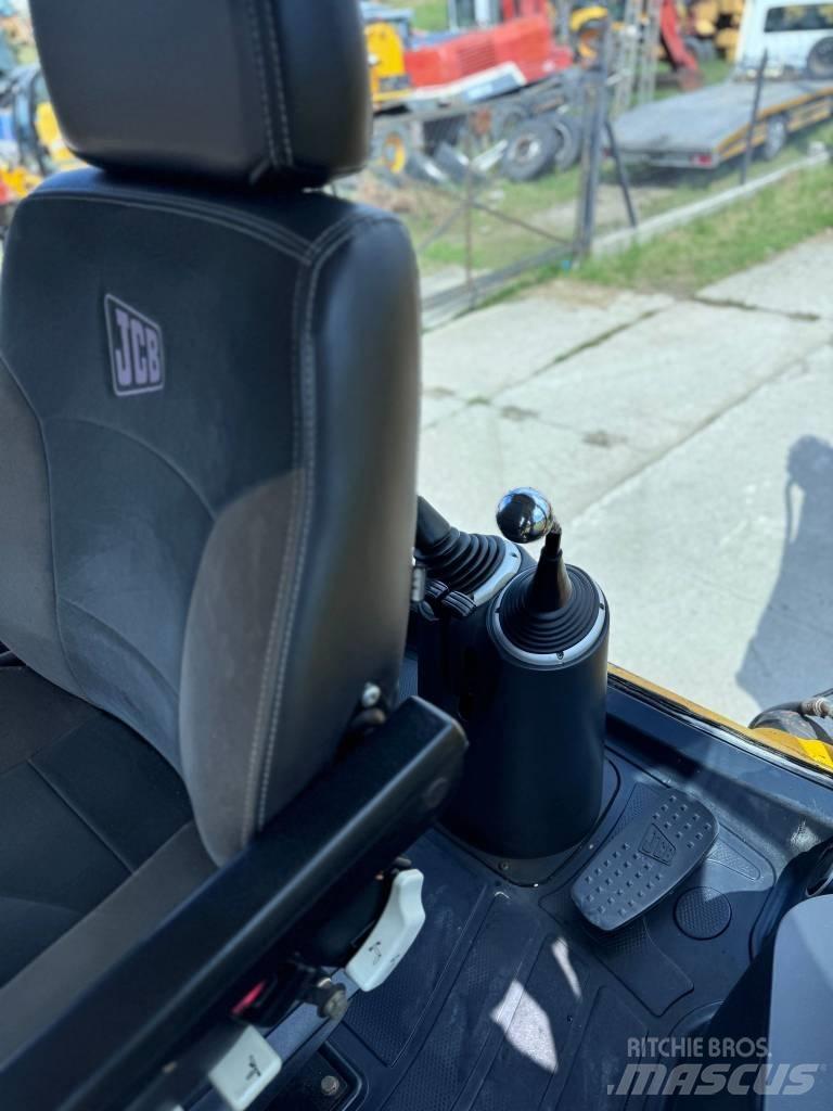 JCB 4CX Koparko-ładowarki
