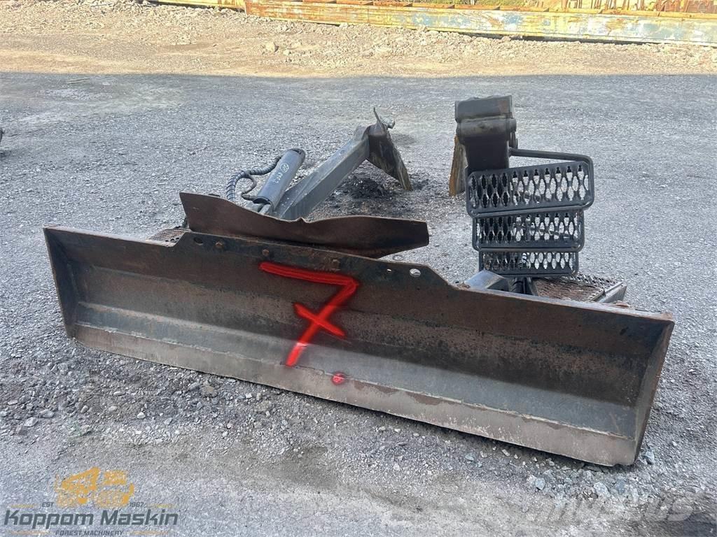 Valmet 890.2 Inne akcesoria