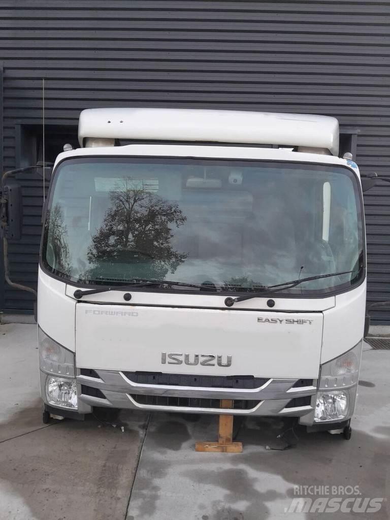 Isuzu N75 Kabiny i wnętrze