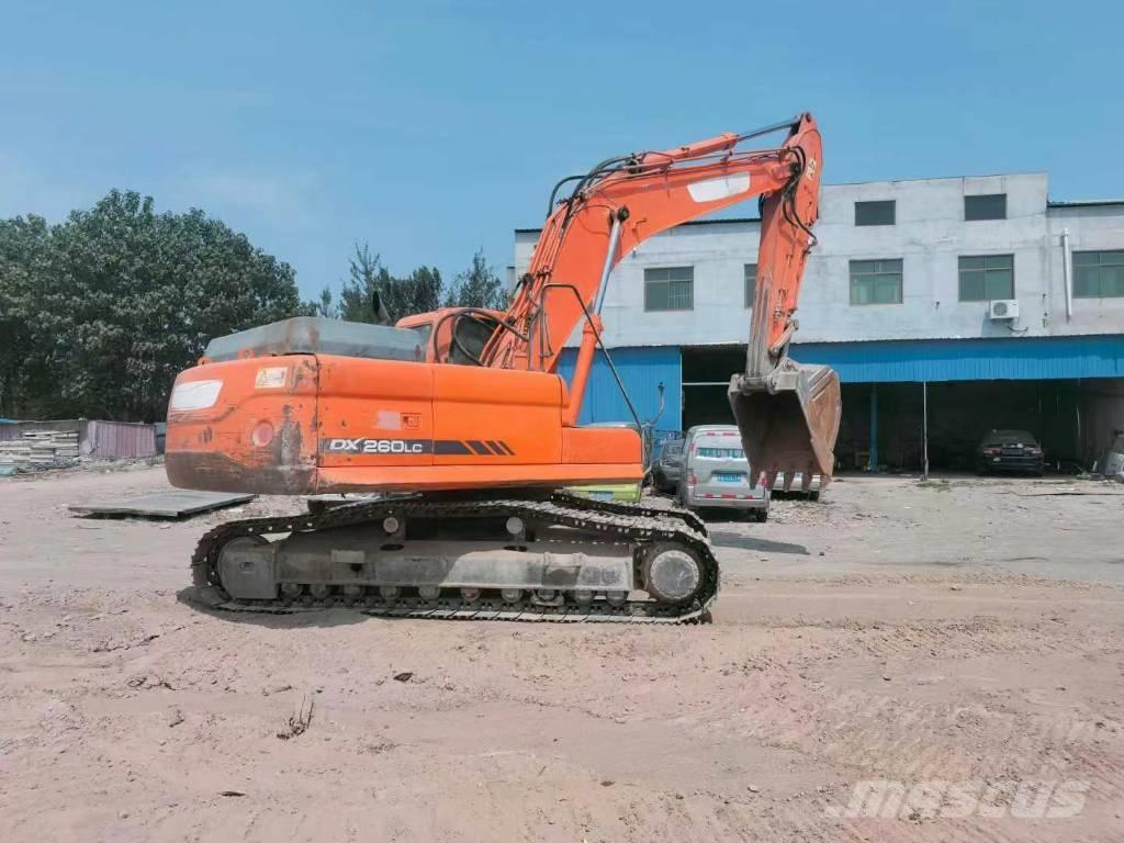 Doosan DX 260 Koparki gąsienicowe
