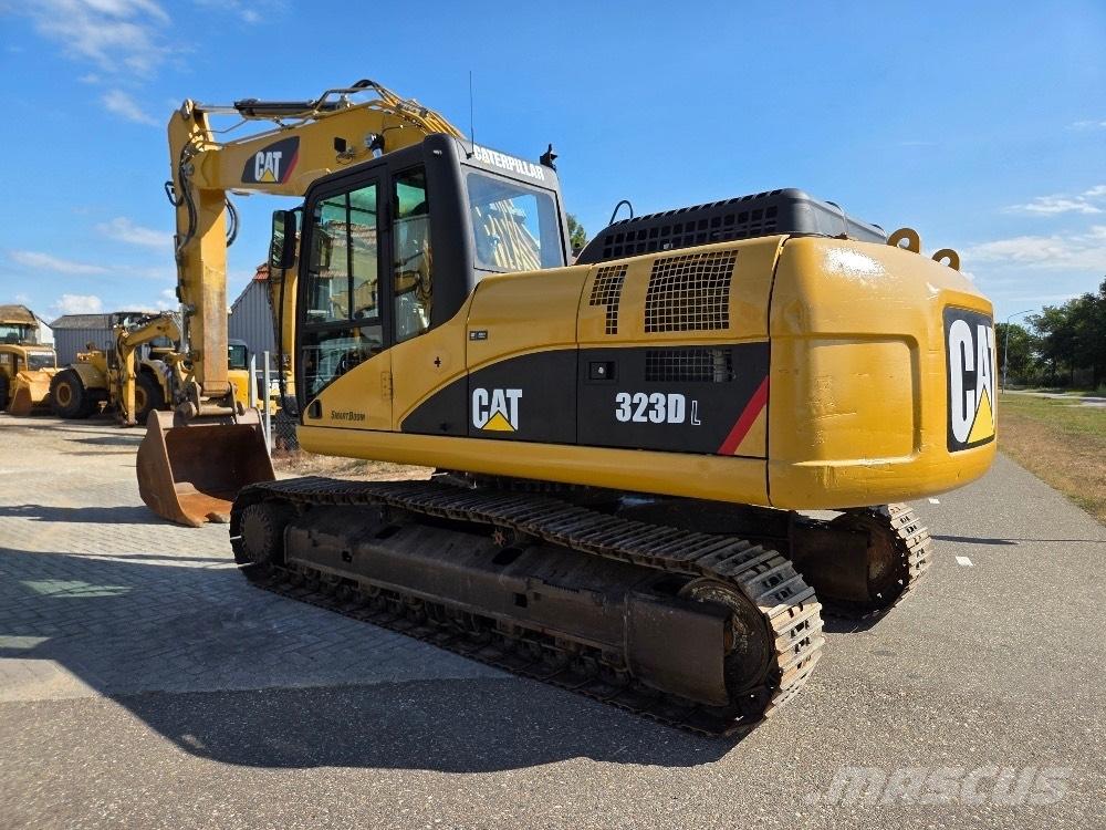 CAT 323DL Koparki gąsienicowe