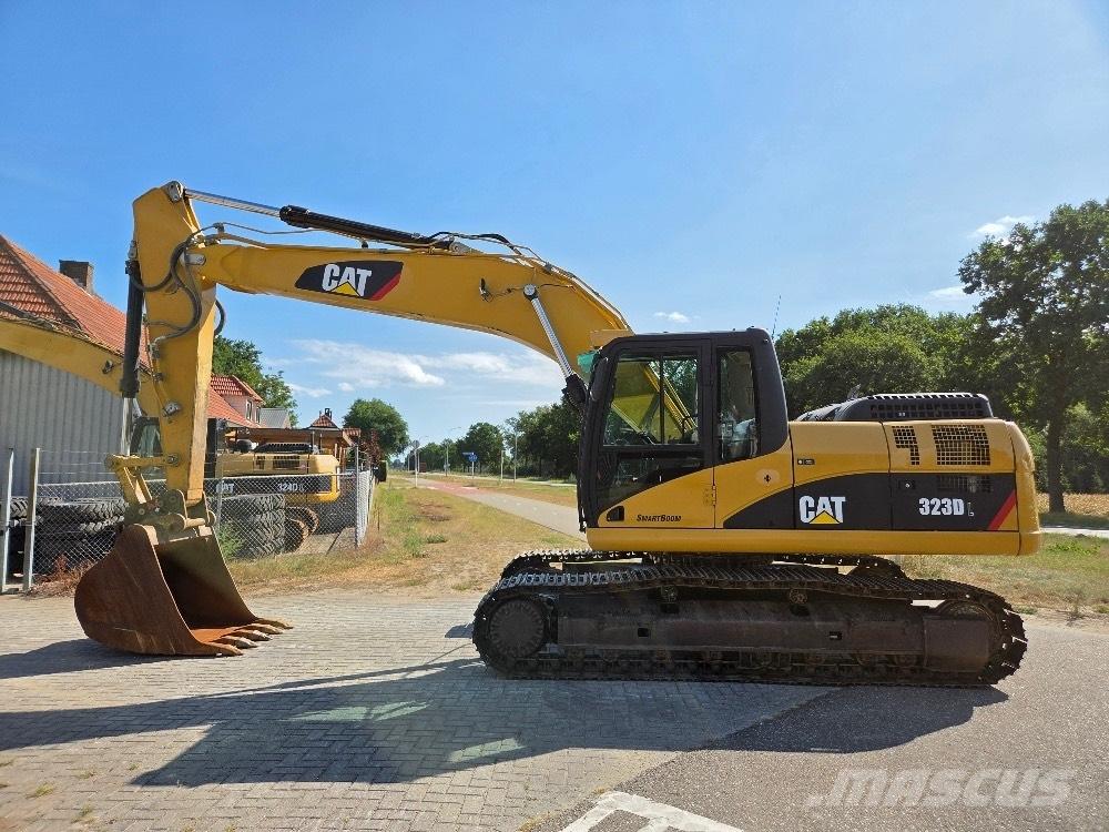 CAT 323DL Koparki gąsienicowe