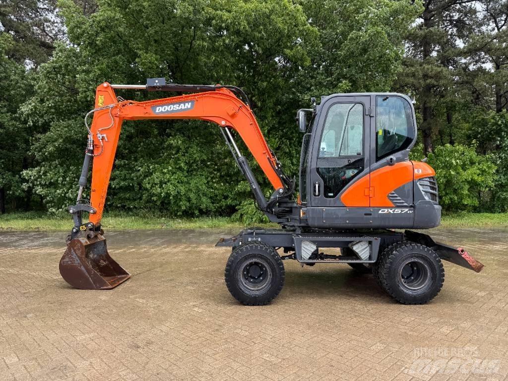 Doosan DX 57 W Koparki kołowe