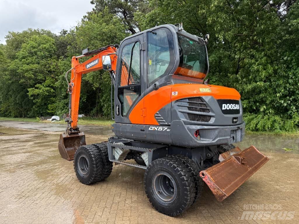 Doosan DX 57 W Koparki kołowe