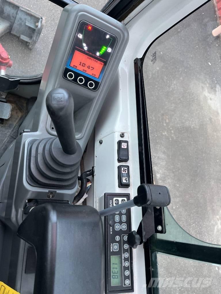 Takeuchi TB 216 Minikoparki