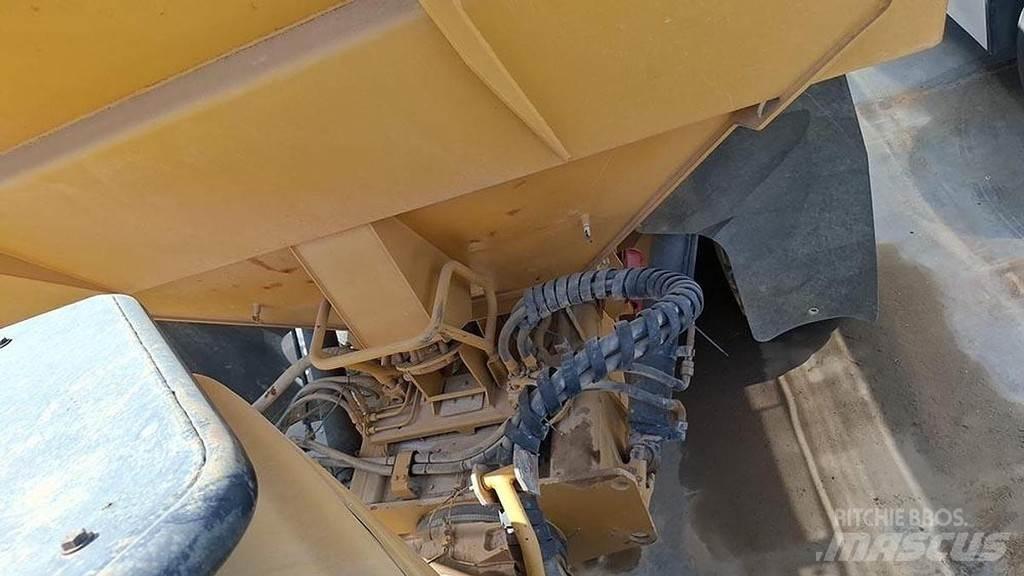 CAT 740 Inne