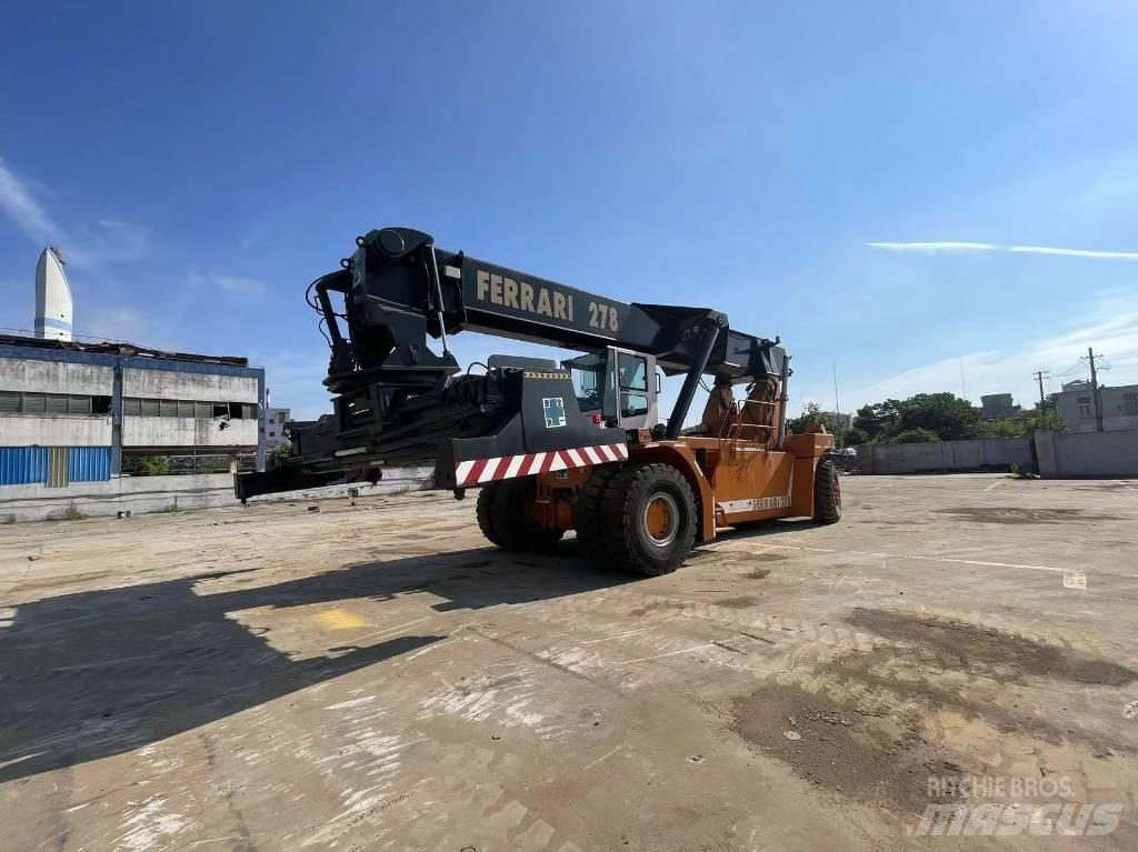CVS Ferrari F 278.6 Wózki typu Reachstacker