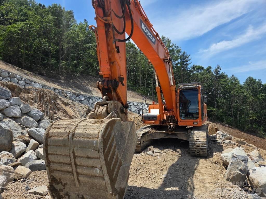 Doosan DX 300 LCA Koparki gąsienicowe