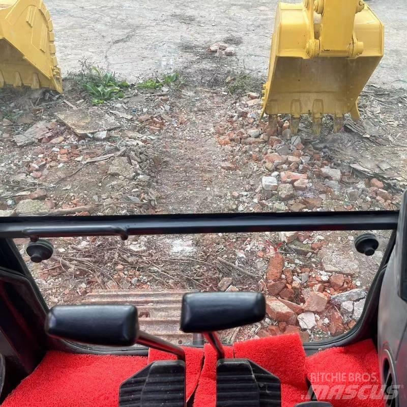 Komatsu PC 138 Koparki gąsienicowe