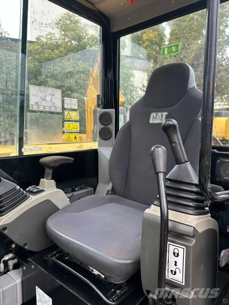 CAT 305.5 Minikoparki