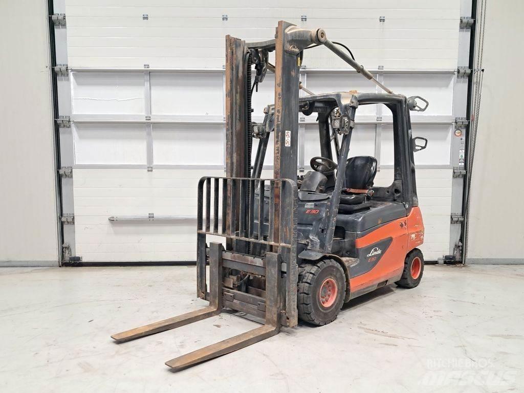 Linde E30-01 Wózki elektryczne