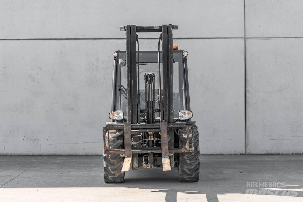 Manitou MC 25-4 Wózki Diesla