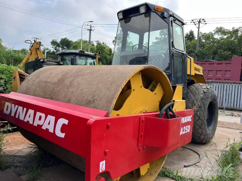 Dynapac CA25D Walce jednobębnowe