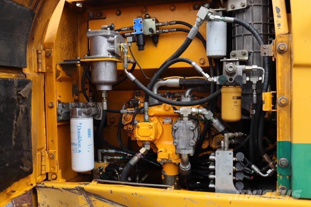 CAT 323 D Koparki gąsienicowe