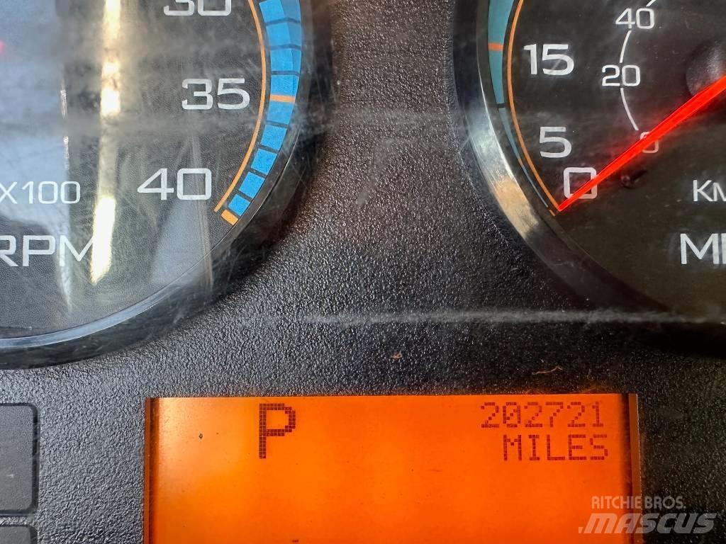 International 4300 Ciężarówki typu Platforma / Skrzynia