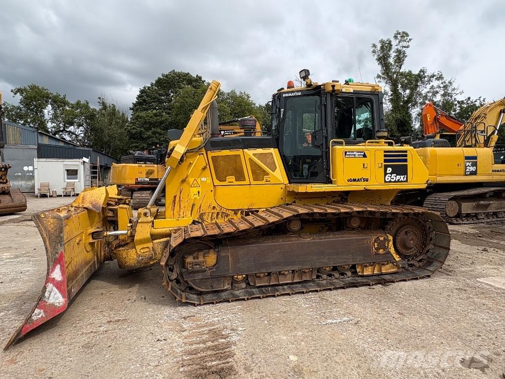 Komatsu D65PXI-18 Spycharki gąsienicowe