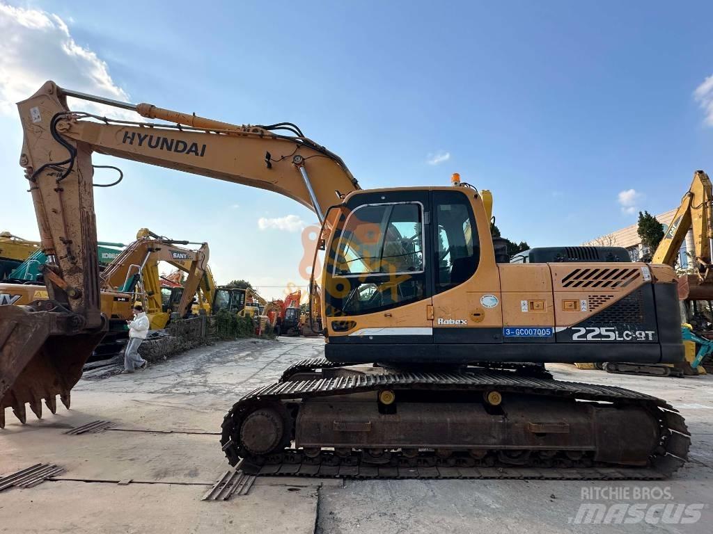 Hyundai 225 Koparki gąsienicowe