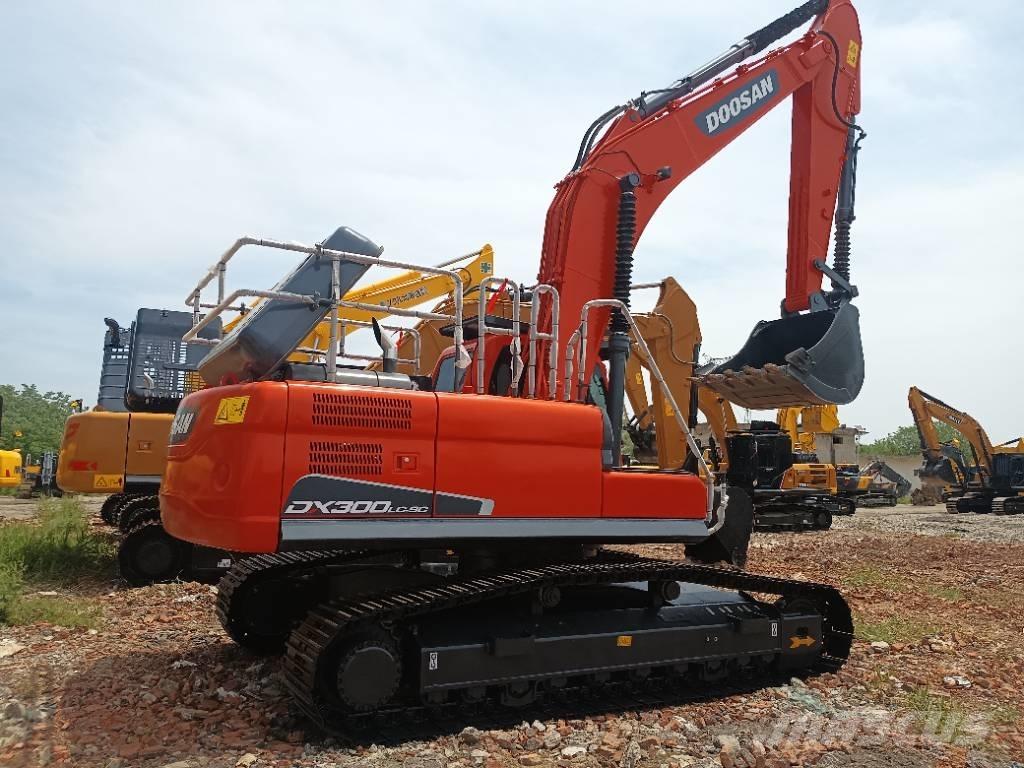 Doosan DX 300 Koparki gąsienicowe