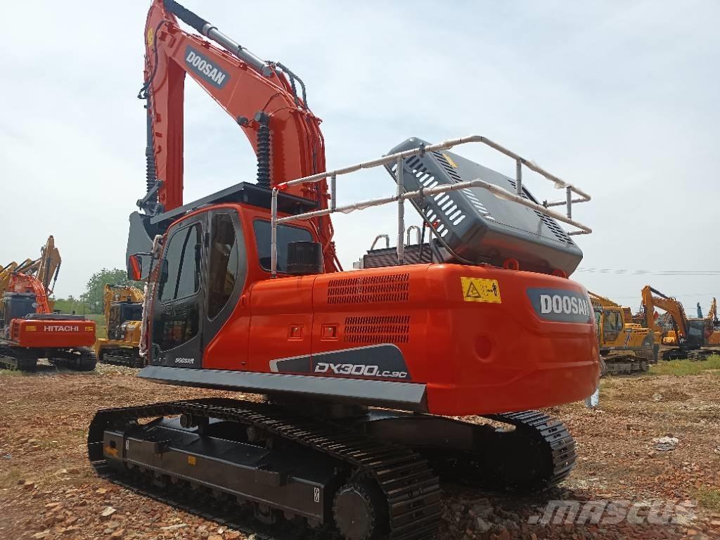 Doosan DX 300 Koparki gąsienicowe
