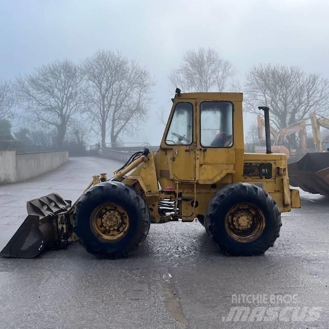 CAT 910 Ładowarki kołowe