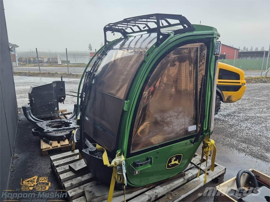 John Deere 1270G Kabiny i wnętrze