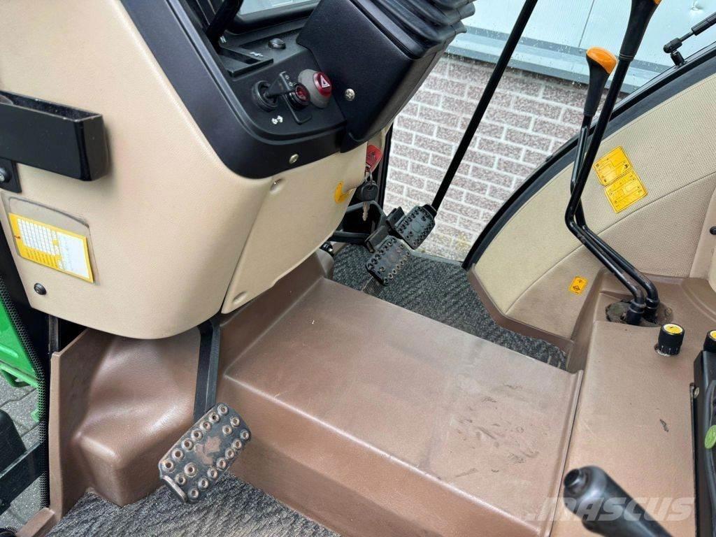 John Deere 5215 Ciągniki rolnicze
